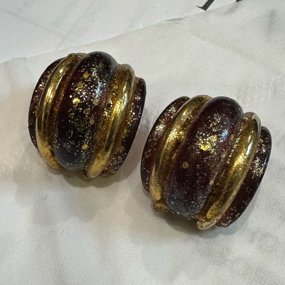Vintage gold toned Kenneth Jay Lane clip on earrings